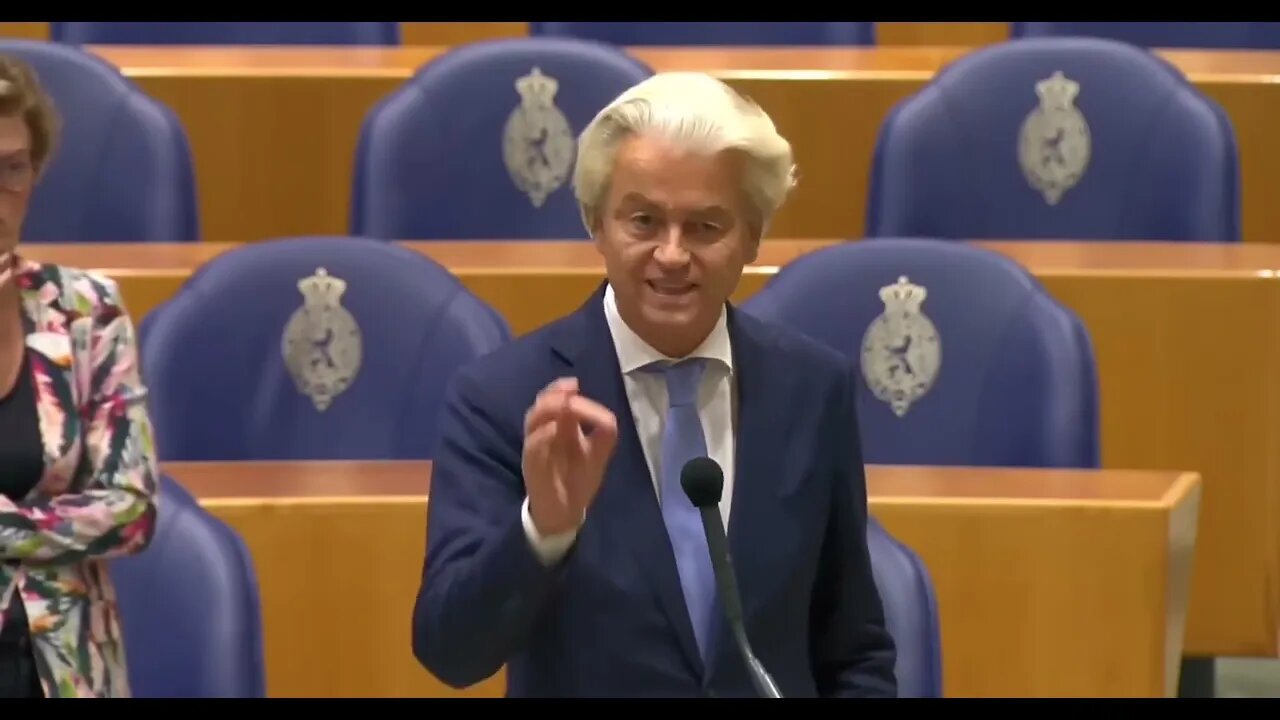 Geert Wilders "U SPUUGT Nederlanders recht in hun gezicht"