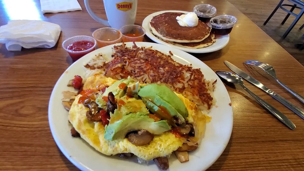 BREAKFAST AT DENNY'S FONTANA CALIFORNIA UNITED STATES OF AMERICA 🇺🇸😋👌♥😍❤🇺🇸