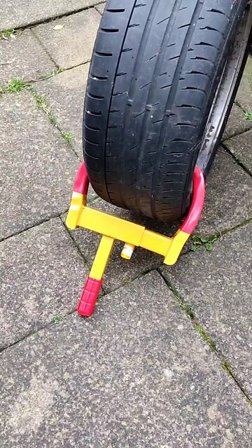 How to unlock car tires