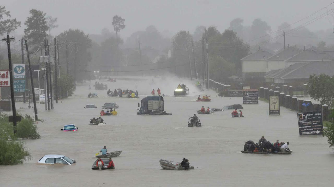 California Buried Underwater! Massive Floods Swept Away Many Vehicles in Santa Rosa