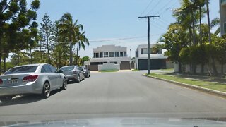 Driving on The Gold Coast | Chevron Island - Isle of Capri - Surfers Paradise