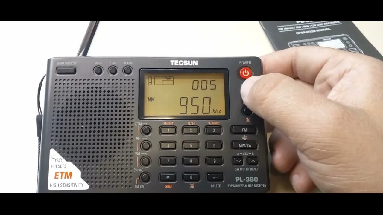 Probando la radio AM/FM/LW/SW TECSUN PL 380