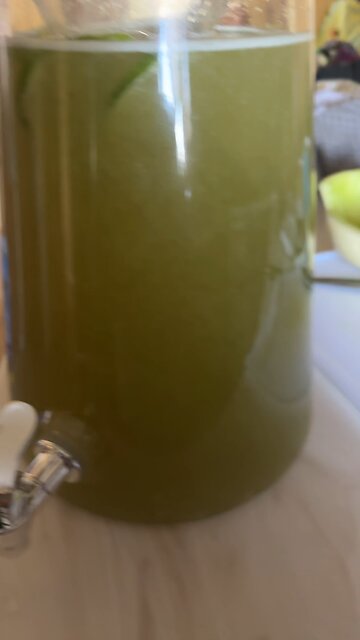 Kiwi cumber lime water