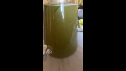 Kiwi cumber lime water