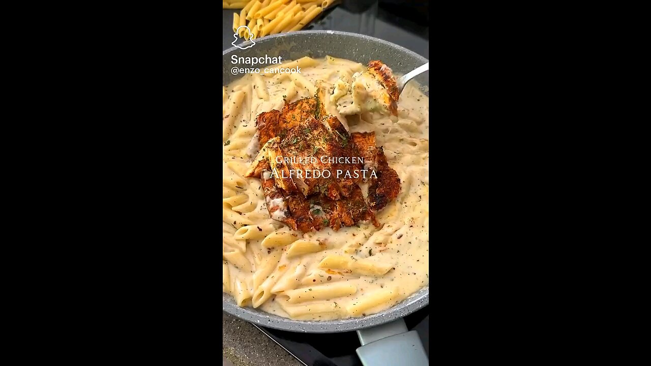 Spicy Chicken Creamy Alfredo Pasta