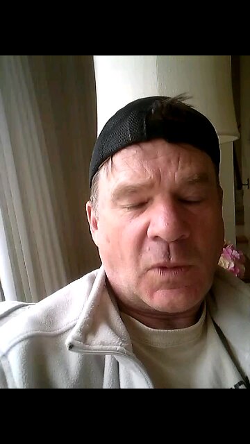 Listen to Eek A Mouse