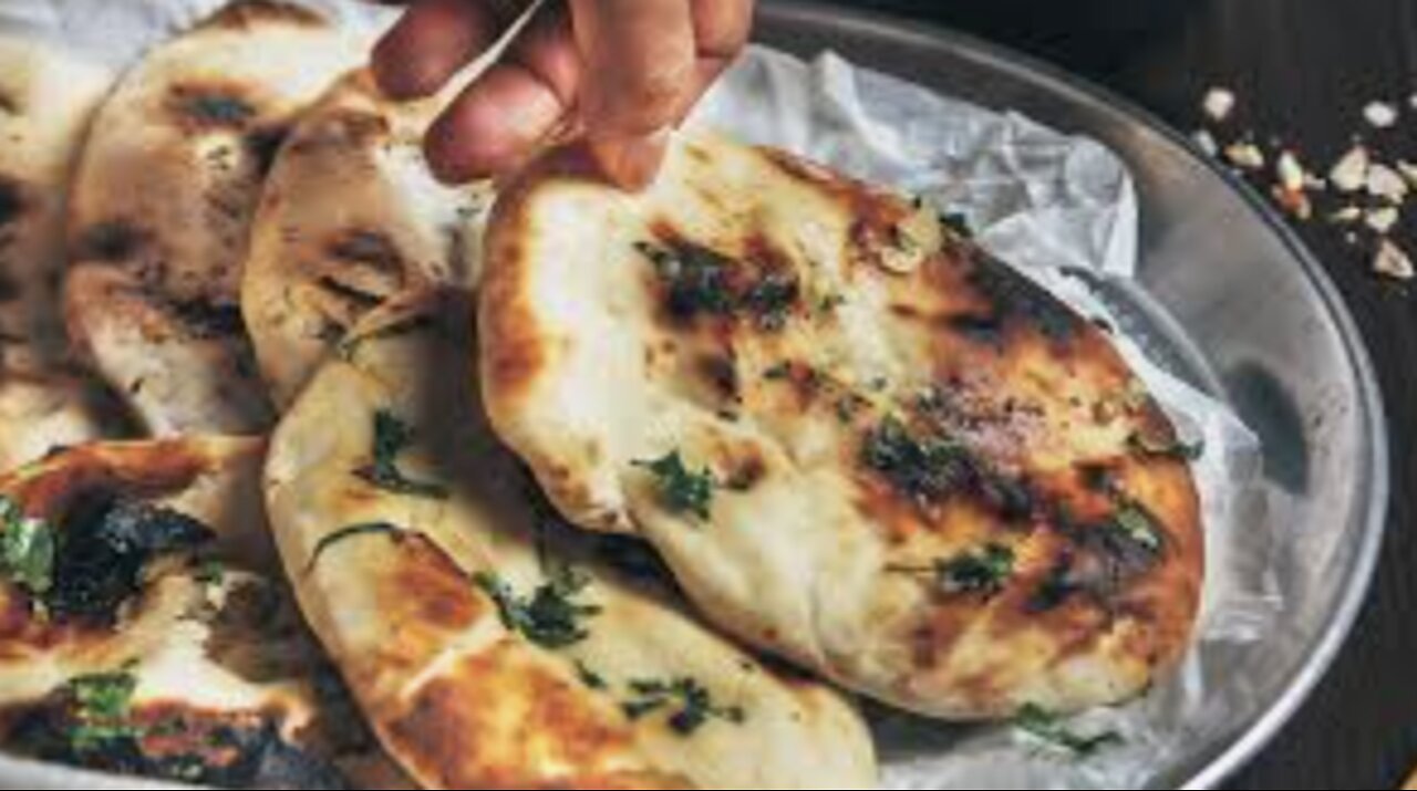 HOW TO MAKE NAAN BREAD | QUICK AND EASY HOMEMADE RECIPE |