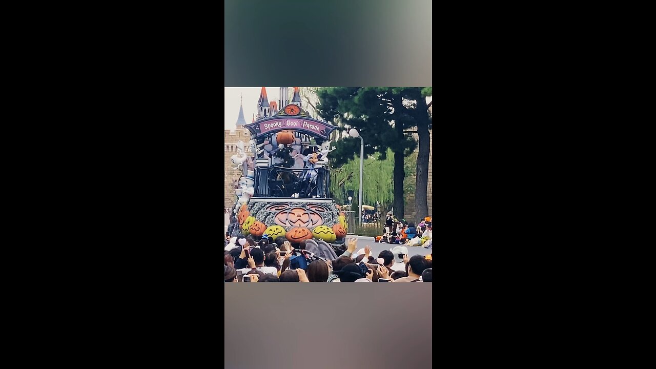 Spooky Boo! Parade👻😱🧛🏽‍♀️🎃 Disneyland Halloween Parade