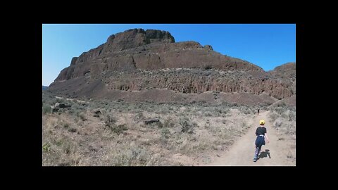 Hiking Steamboat Rock above Banks Lake