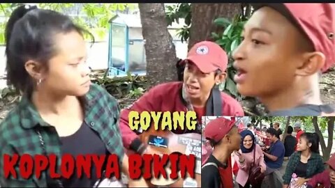 PENGAMEN KOCAK NYANYI LAGU MENUNGGU, BIKIN PENONTON IKUT JOGET