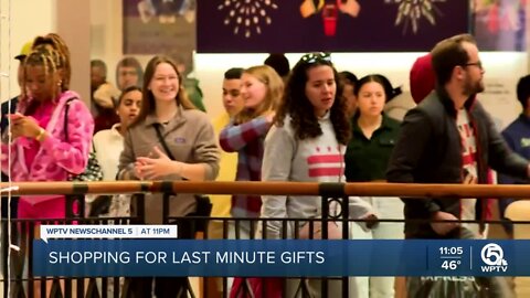 Shoppers search for last-minute Christmas gifts