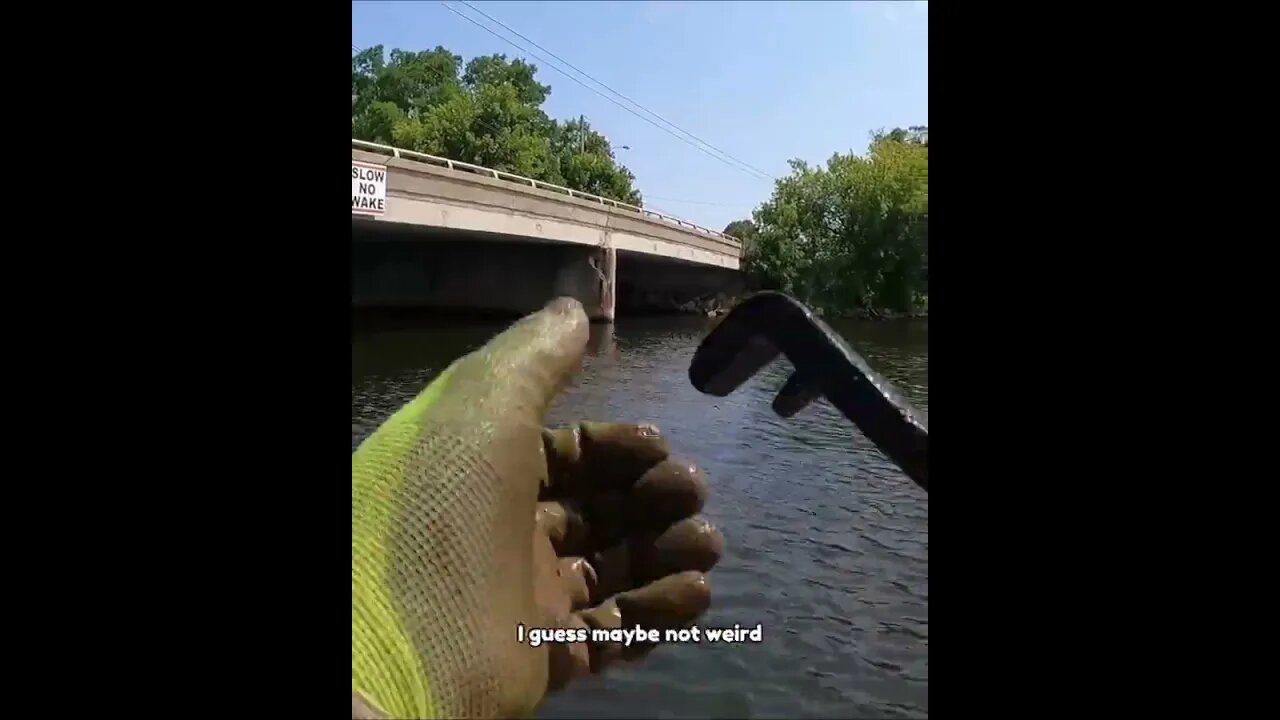 JACKPOT Finding 2 LUCKY Horseshoes While Magnet Fishing! #magnetfishing