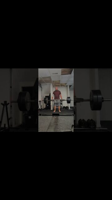 He still lifts! #deadlift #fit #fitness #fitnesslifestyle #clip