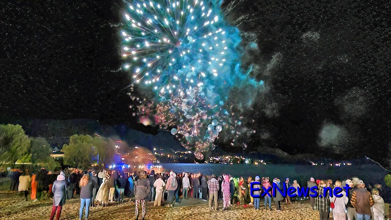 Coldstream Fireworks Halloween 2022 Kalamalka Lake Pier