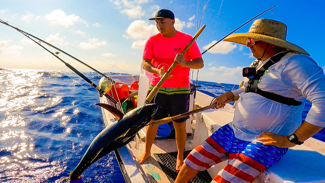 30 Miles OFFSHORE Fishing on a 17 FOOT Boat