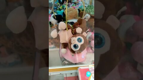 PEGANDO MACACO 🐒 DA MÁQUINA DE 5,00 COM UMA JOGADA.....👏👏👏