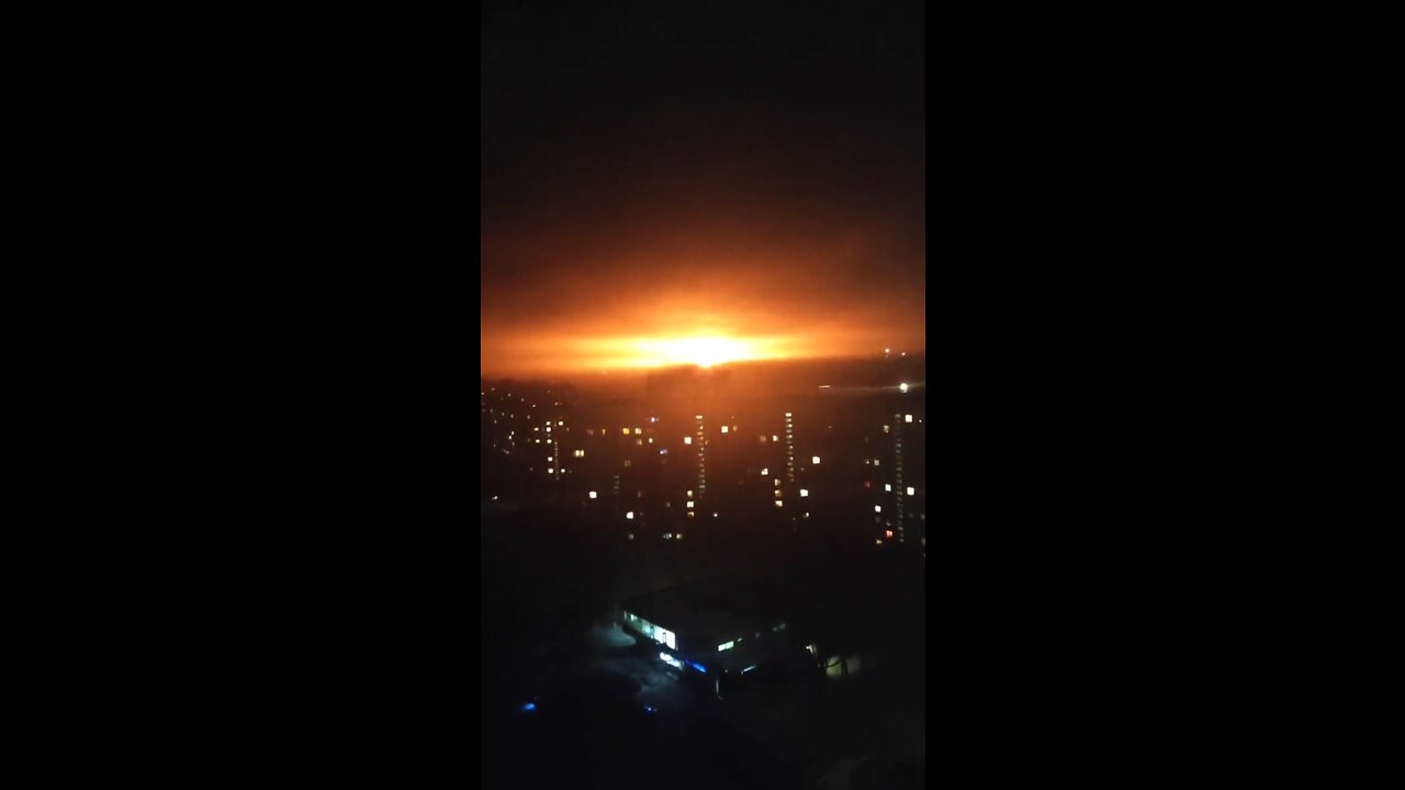 Ukraine #BreakingNews Massive fire as fighting continues in #Kharkov