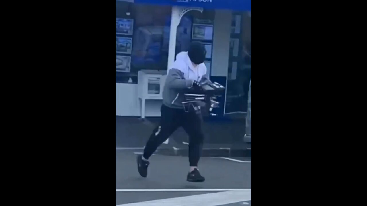 Robbery in broad daylight