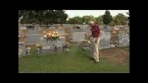 Parents Were Surprised to See Their Son's Grave Was Green ,Then Burst into Tears When They Found Why