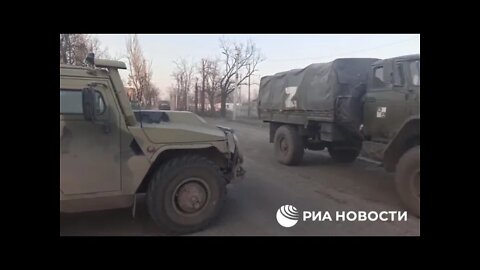 Huge Columns of Russian Military Equipment Go To The Aid Of Donbass Forces!