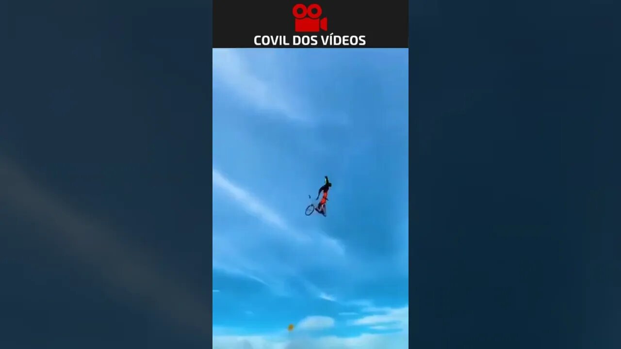ainda bem que era um boneco 😱😱