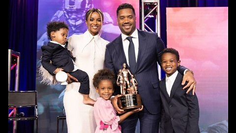 Ciara & Her Kids Support Russell Wilson At Super Bowl Award Ceremony ❤️🥰