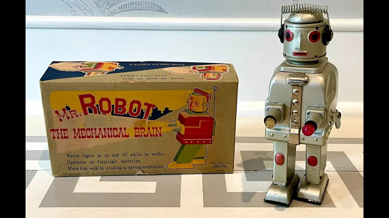 Mr Robot The Mechanical Brain is a battery powered Wind Up! 🙀