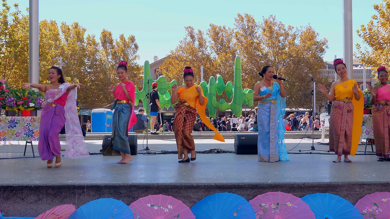 Thai Traditional Singing and Dance at Songkran Forrest Place Perth Australia