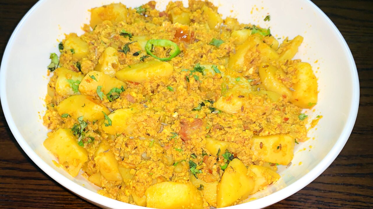 Quick and Easy Aloo Anday ki Bhujia Recipe