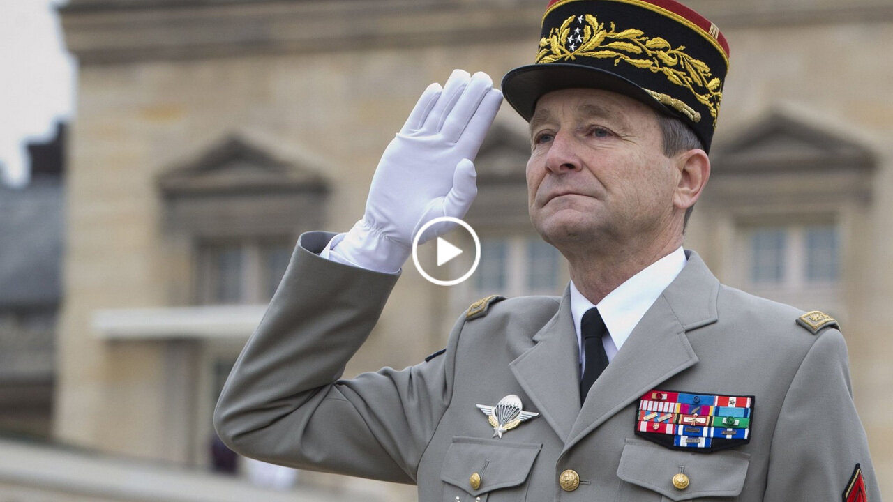 "I'm the Boss" | Macron lost support after messy row with Chief of Staff