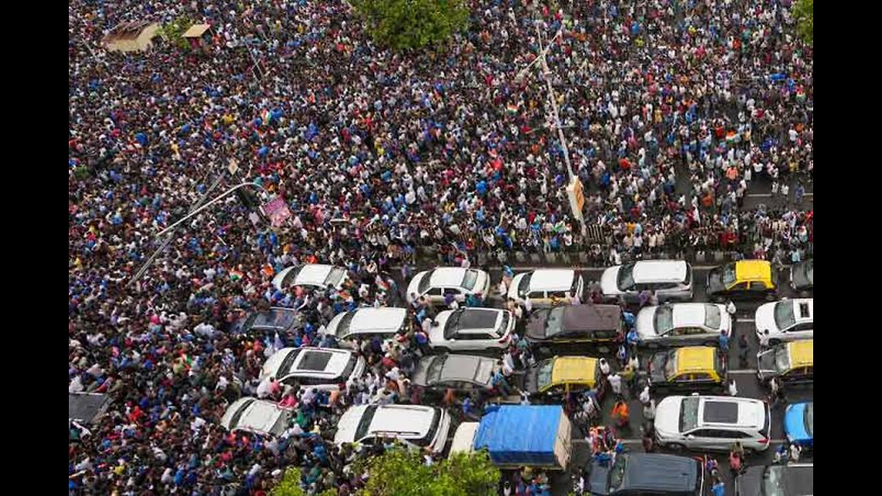 Heavy crowd due to T-20 World Cup celebration