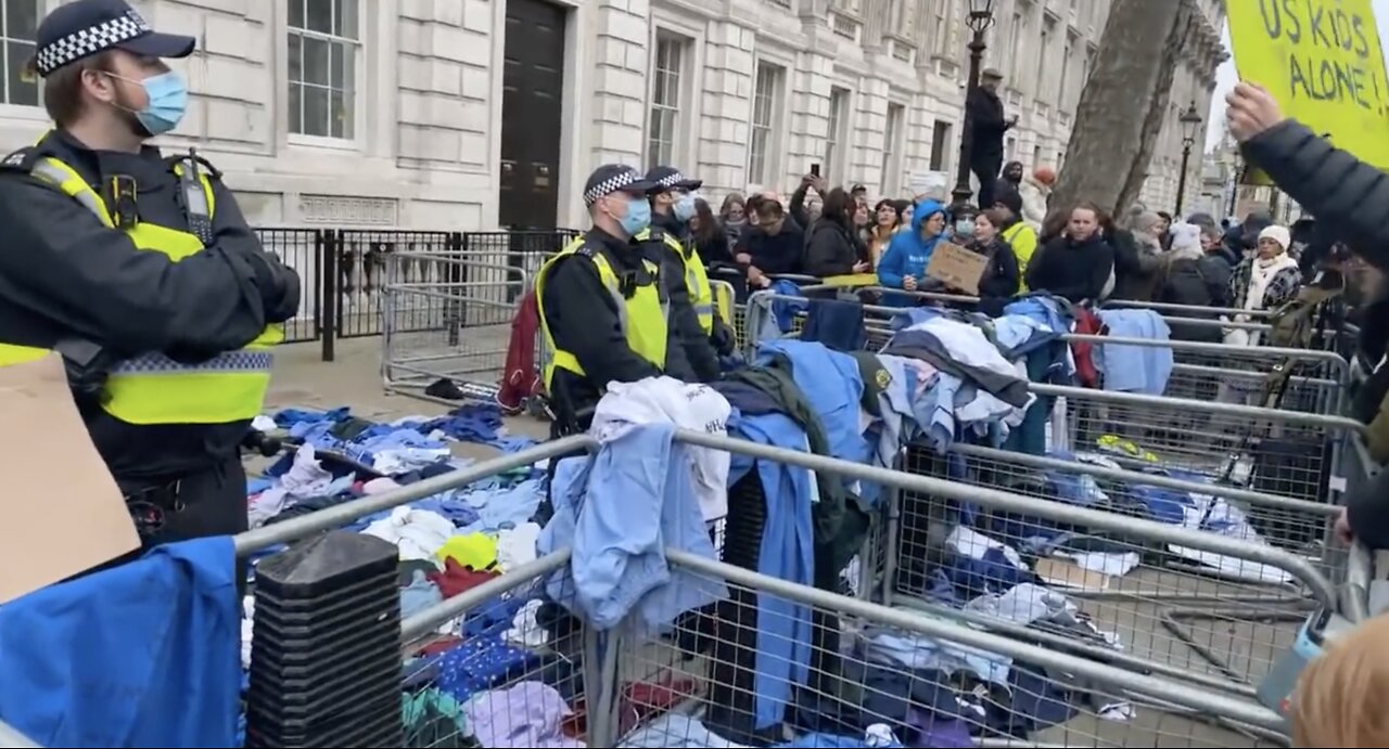 Dan Astin-Gregory - Doctors and Nurses lay down their uniform outside Downing Street