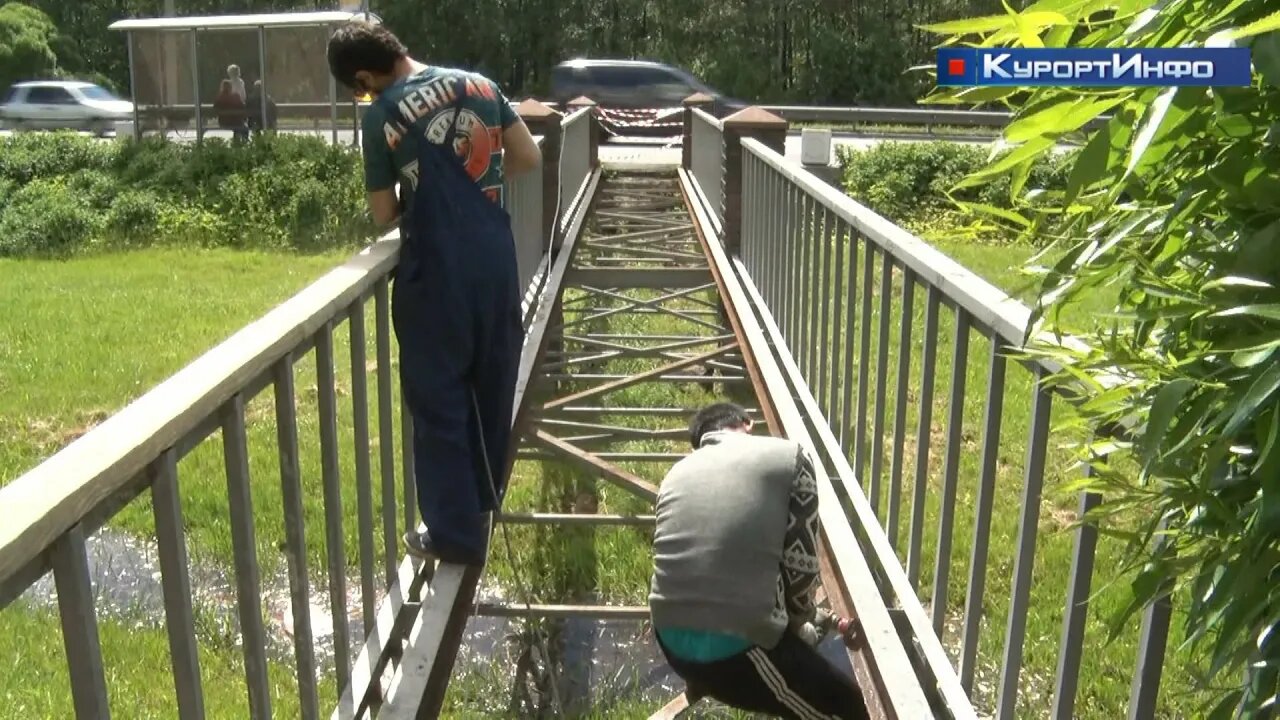 Пешеходный мост в 38-м квартале Сестрорецка закрыт на капитальный ремонт