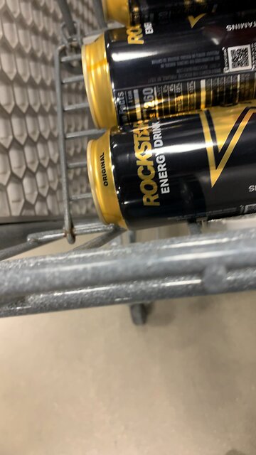 Broken shopping cart giving off heavy metal vibes