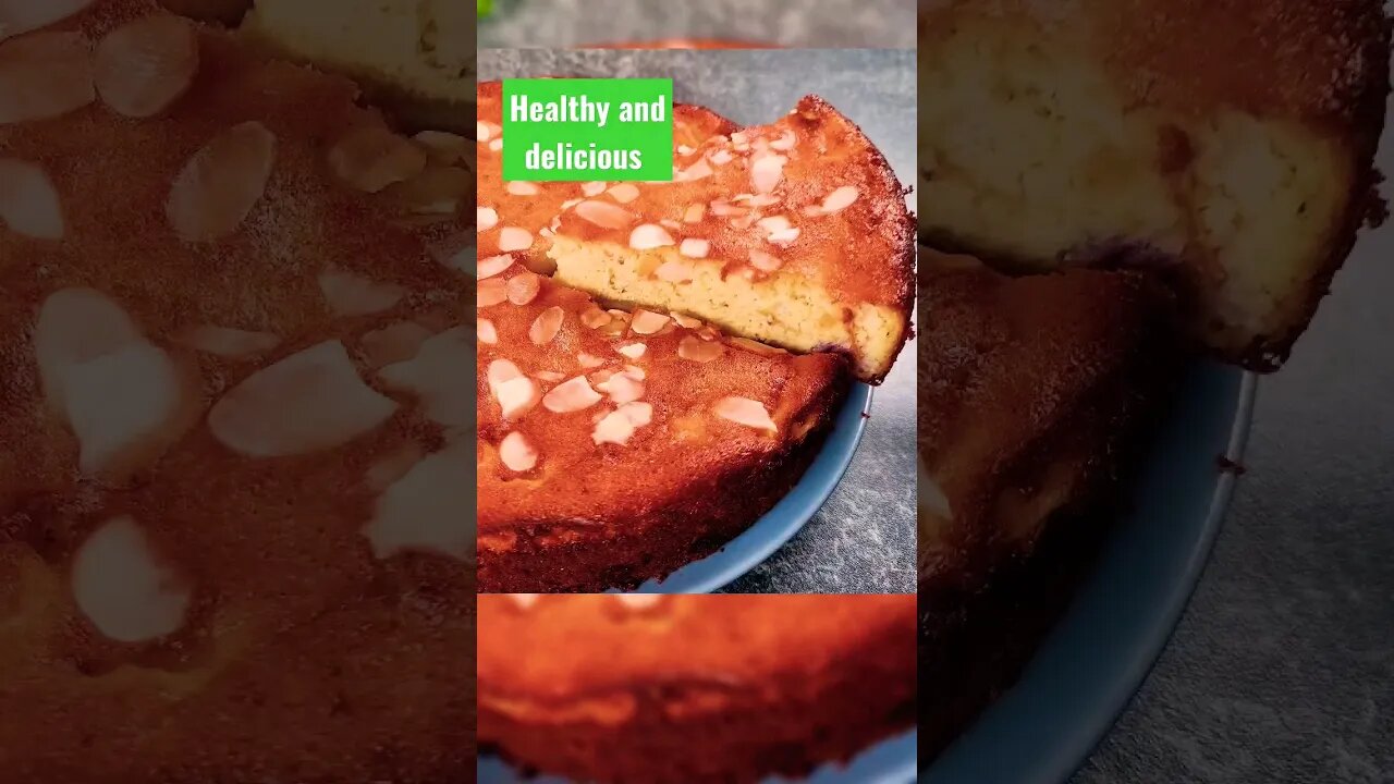 Gluten-free cake with apple, yogurt and blueberries!