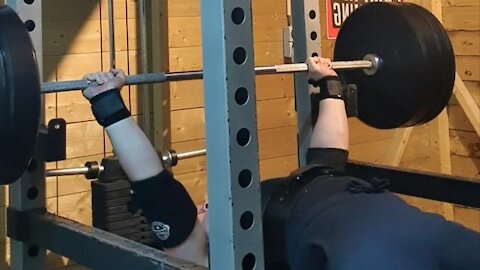 CHRISTMAS BONUS BACK-OFF SET: 97.5 KGs x3 BENCH PRESS