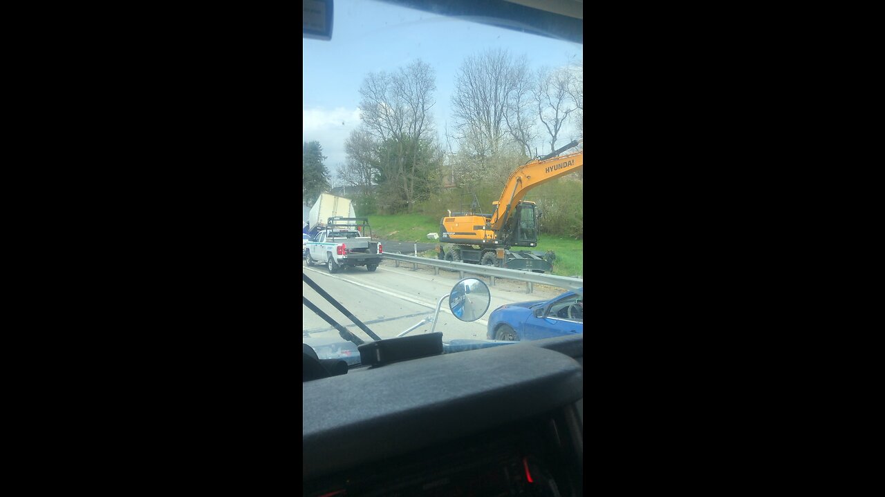 SEMI TRUCK TRAILER SPLIT IN HALF