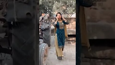 Desi Girl Dance 2 #Livesty #ytshorts #desigirls #disegirlsdance #desidance #dance #viral #viral2022