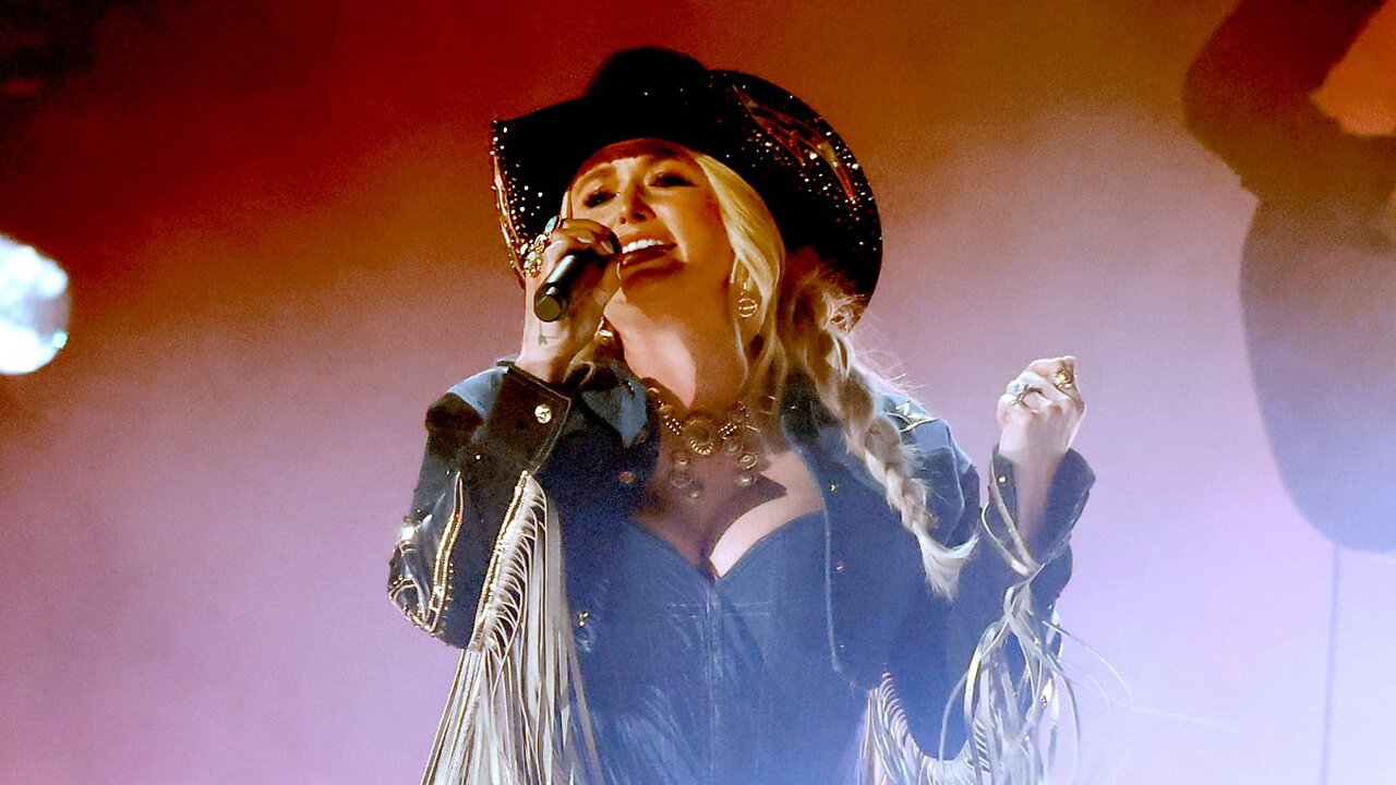 Miranda Lambert Halts Concert to Stop Fight, Calls for Peace