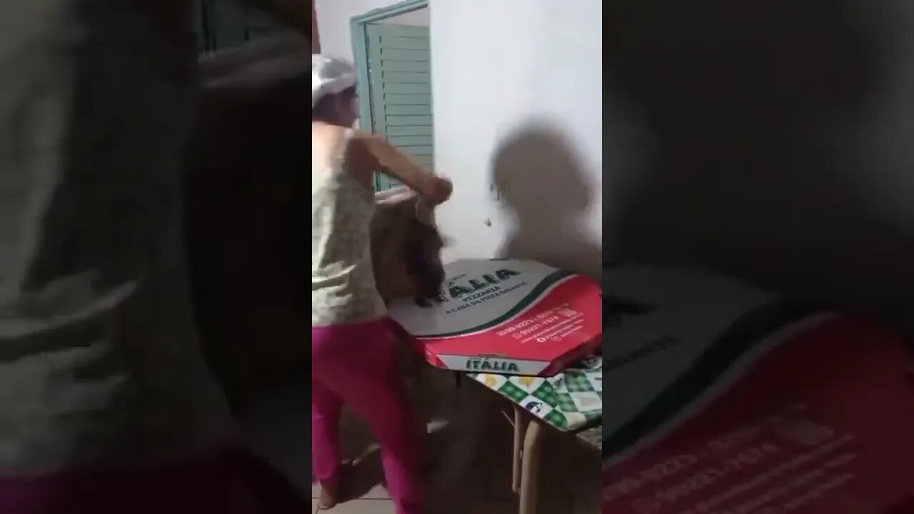 Quando a VISITA chega na sua casa SEM AVISAR! rsrs #shorts