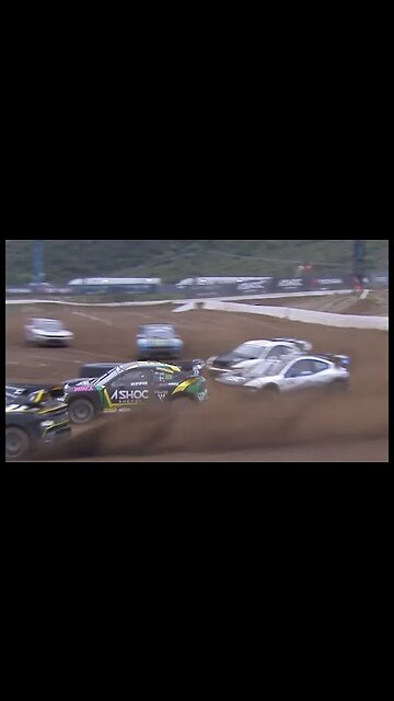 that Zipper though 😍