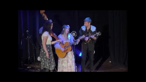 Sierra Ferrell - Hey Me, Hey Mama (Walker Theatre) Chattanooga, TN 4.25.22