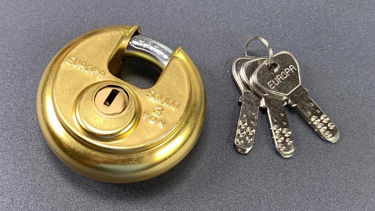 [923] “Unpickable” Europa Disc Padlock Picked FAST (Model P-370)