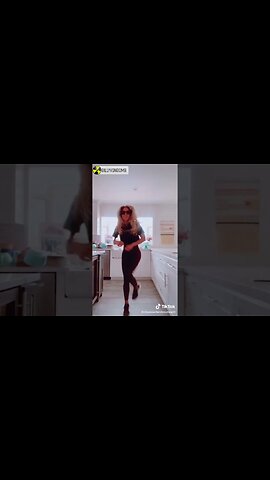 Billy Von ßomb's 304 Dance Tour #42 - Do You Think She's Sexy?