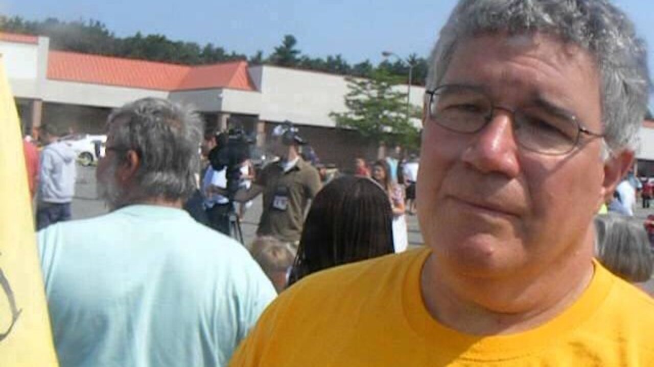 A tea party guy at the Market basket protest 7 25 14