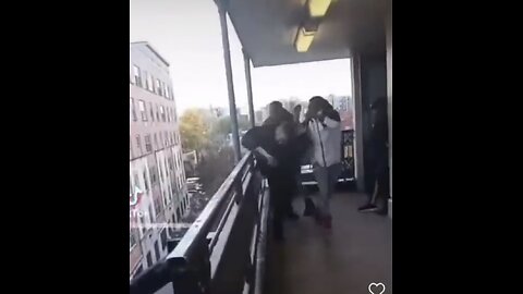 Thugs vs Thug Cops in NY, police are not respected anymore in the USA 🇺🇸