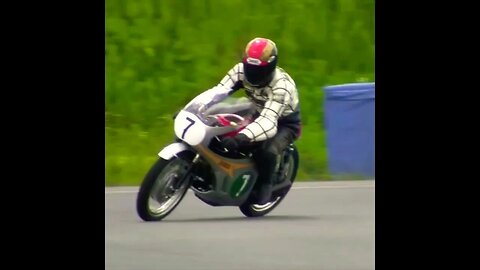 Revving to Almost 20,000rpm: The Legendary Honda RC166 #shorts