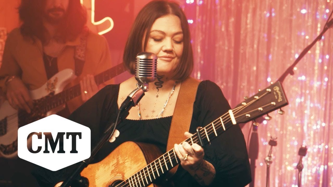 Elle King Performs “High Road” | CMT Live