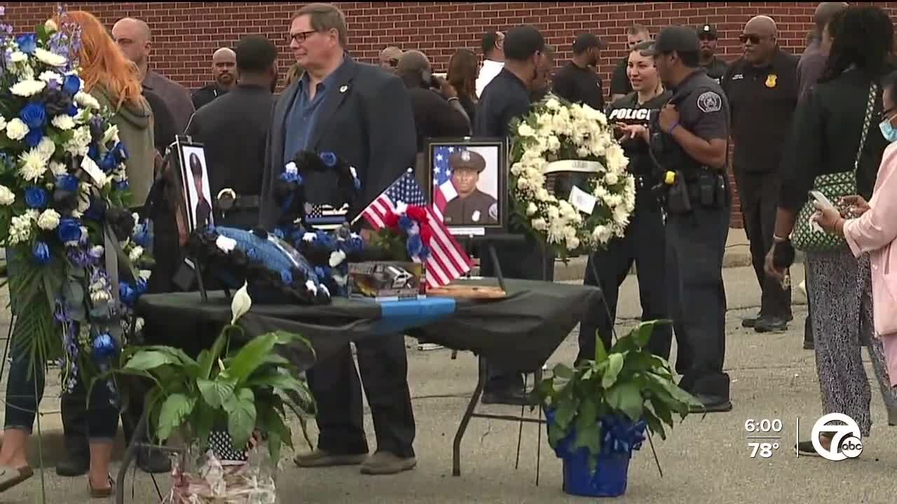 Vigil held to pay tribute to Detroit Police Officer Loren Courts