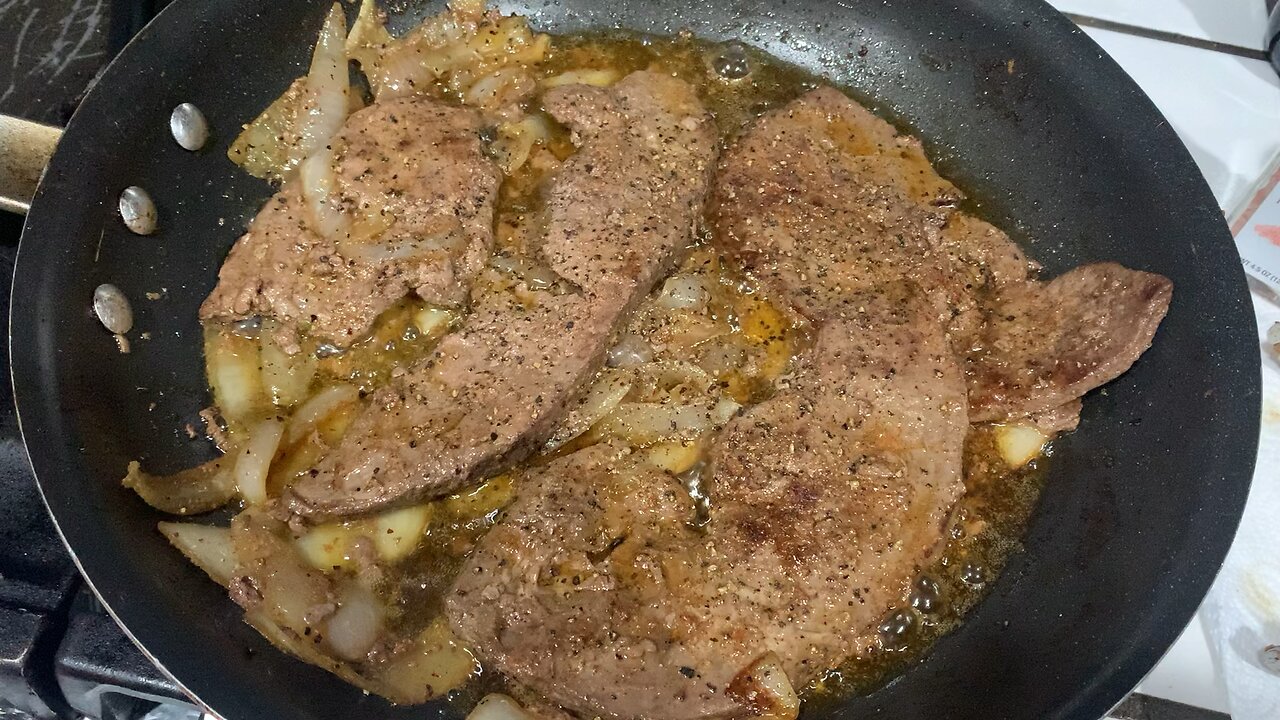 Cooking Liver and Onios! 😋